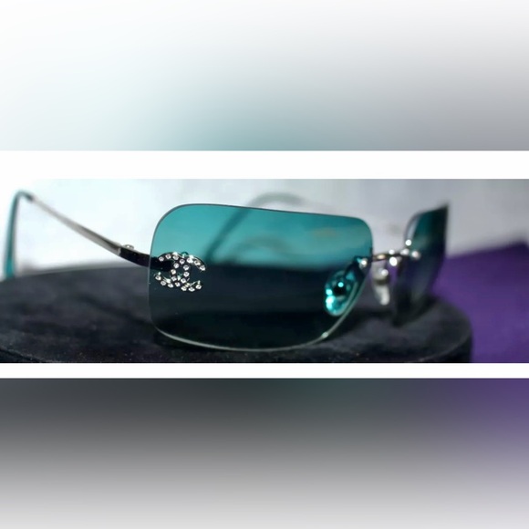 💯Auth Chanel 4017-D Swarovski Crystal Double C Sunglasses in TEAL! SUPER RARE!! - Picture 6 of 16